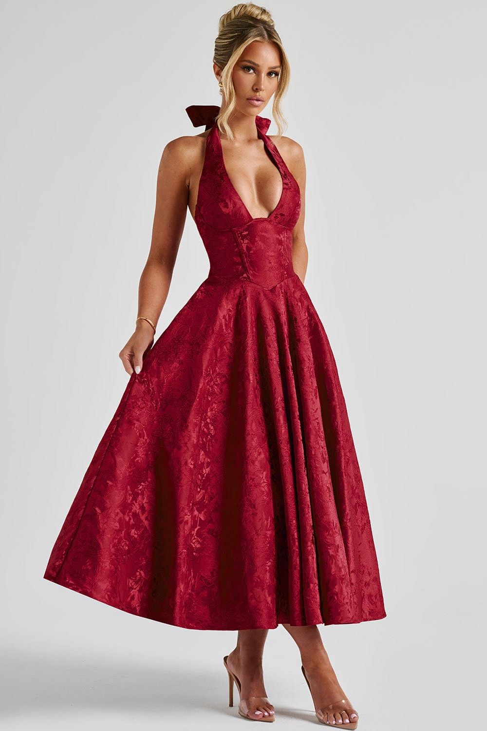 Camila™ | Vestido midi con escote halter y falda acampanada