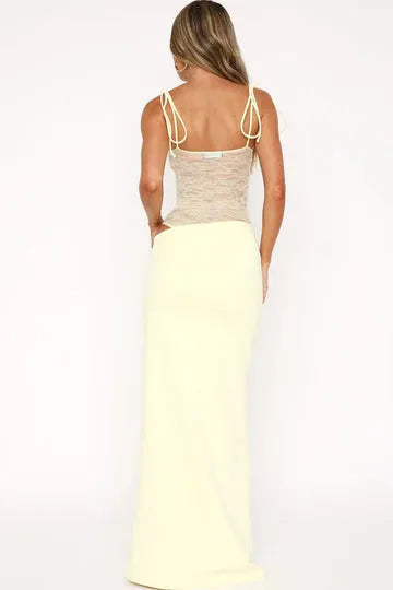Lidia™ | Vestido largo con corsé de encaje y tirantes finos