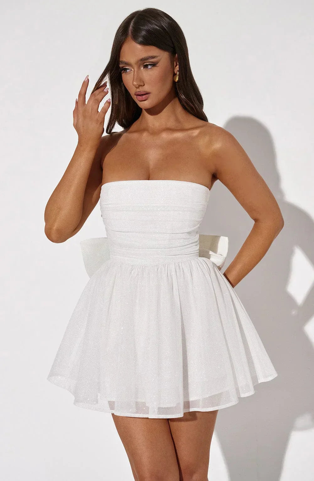 Luciana™ | Vestido mini con lazo en la espalda y detalles brillantes