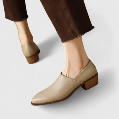 Silvia™ | Mocasines ortopédicos de piel con punta fina