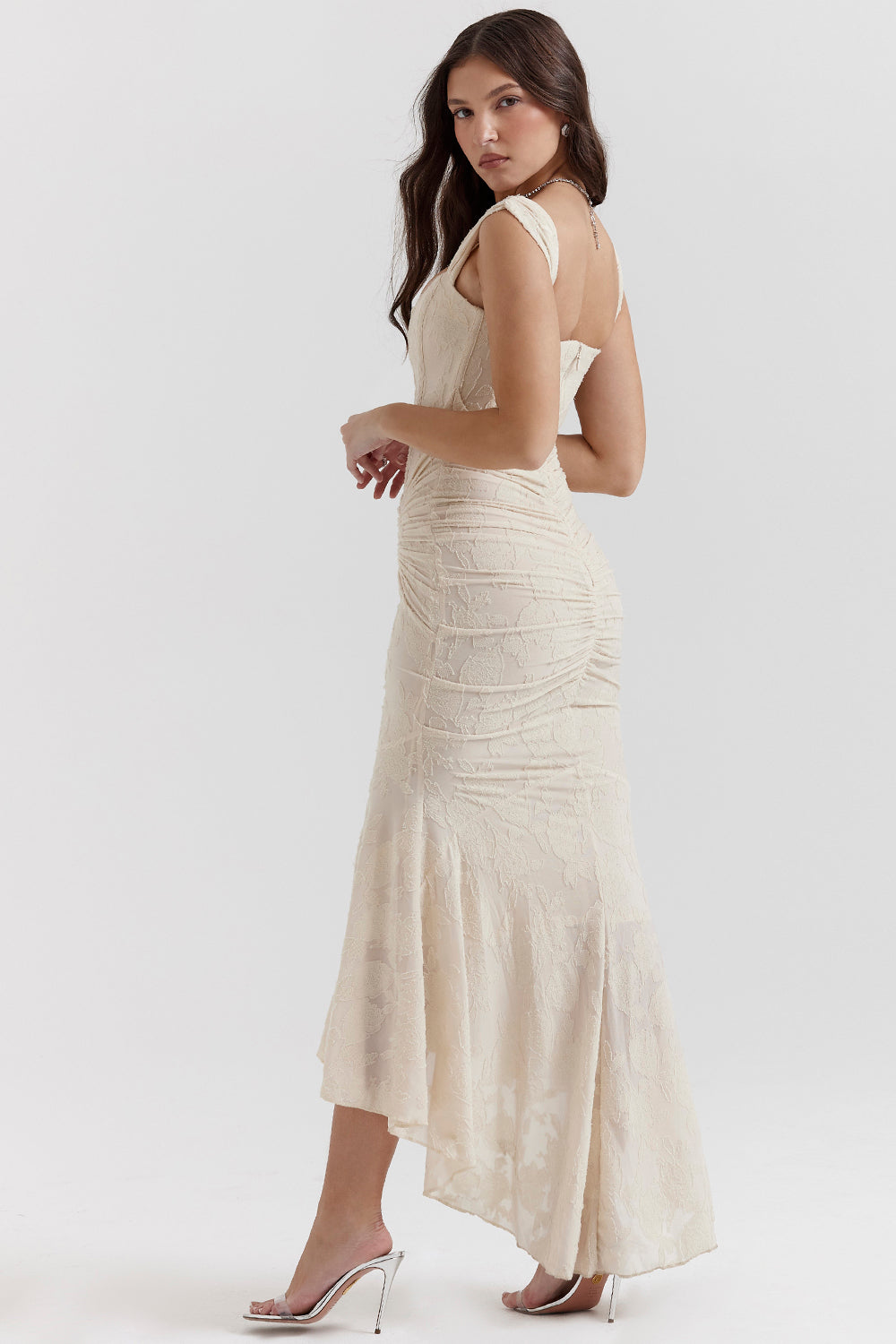 Pilar™ | Vestido largo beige con cintura escultural