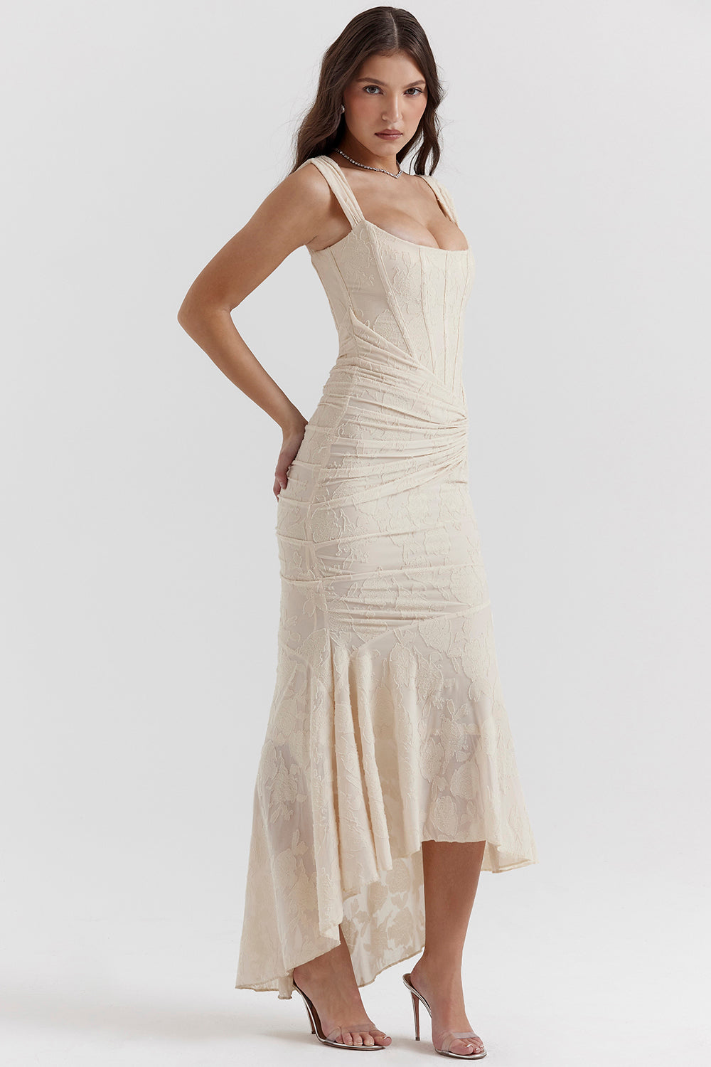 Pilar™ | Vestido largo beige con cintura escultural