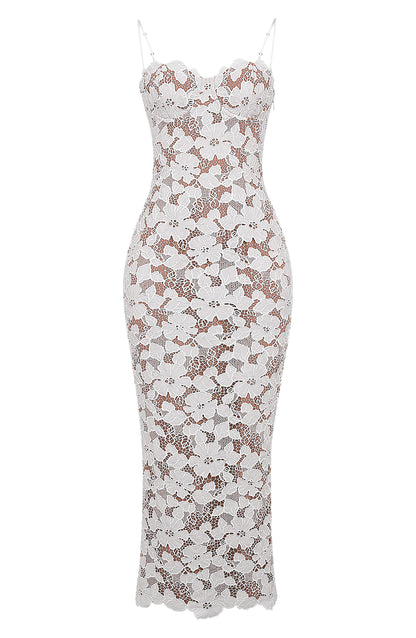 Amaya™ | Vestido largo de encaje blanco con escote corazón
