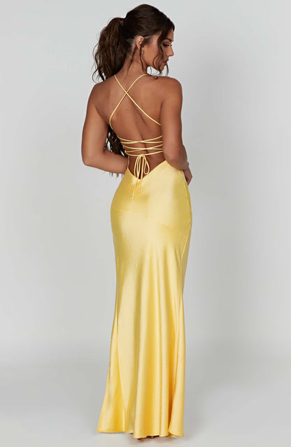 Patricia™ | Vestido largo de satén elegante