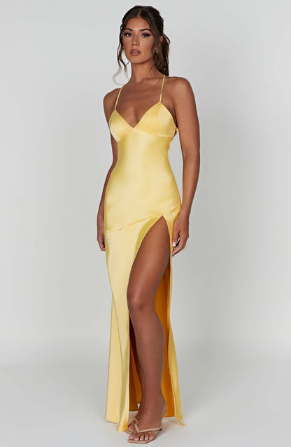 Patricia™ | Vestido largo de satén elegante