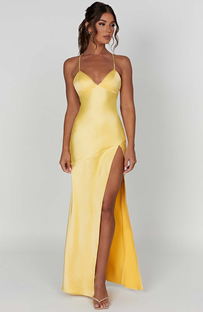 Patricia™ | Vestido largo de satén elegante